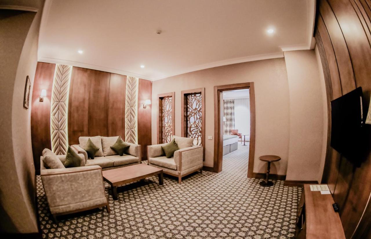 Madison Hotel Baky Esterno foto