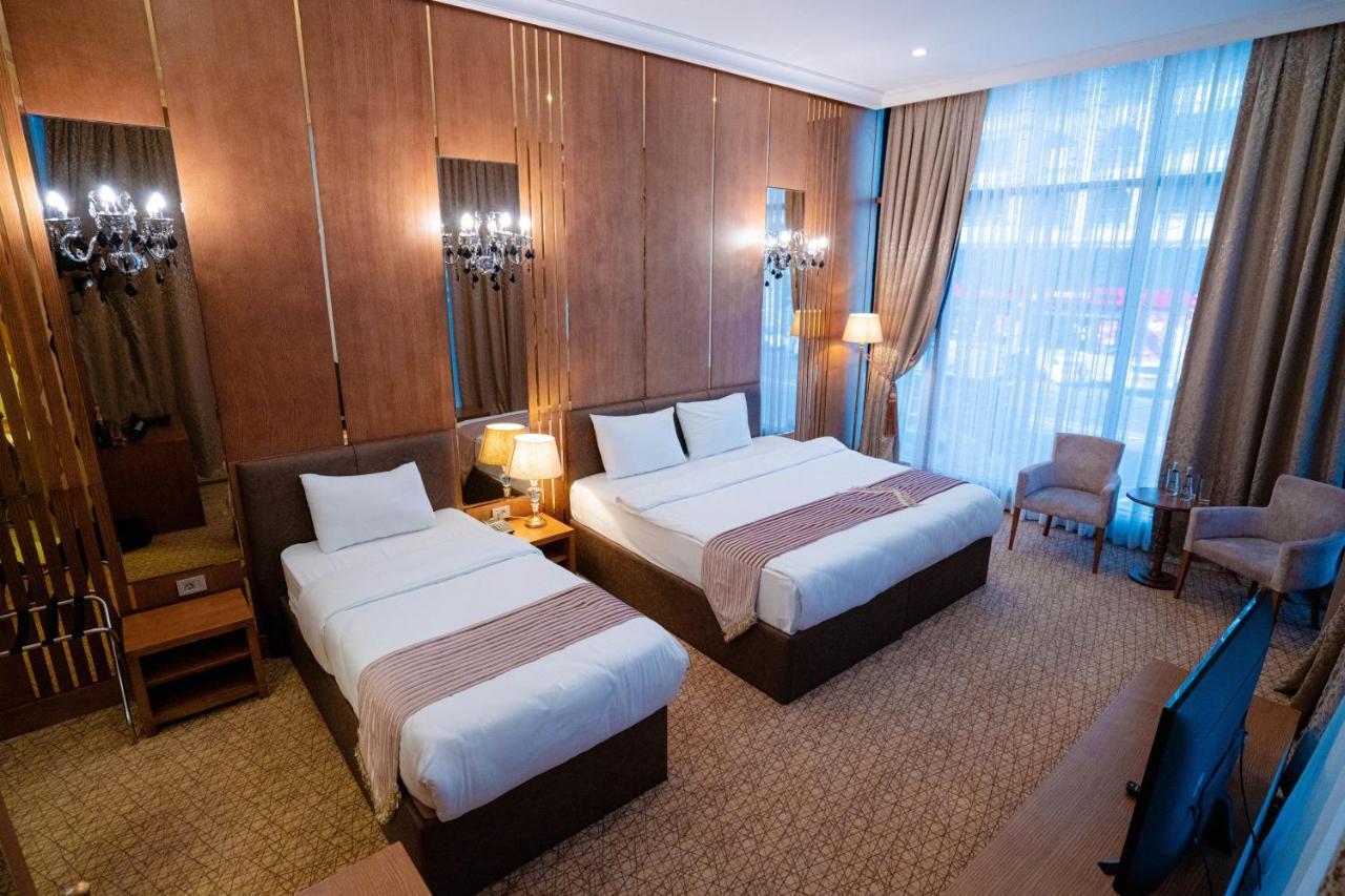 Madison Hotel Baky Esterno foto