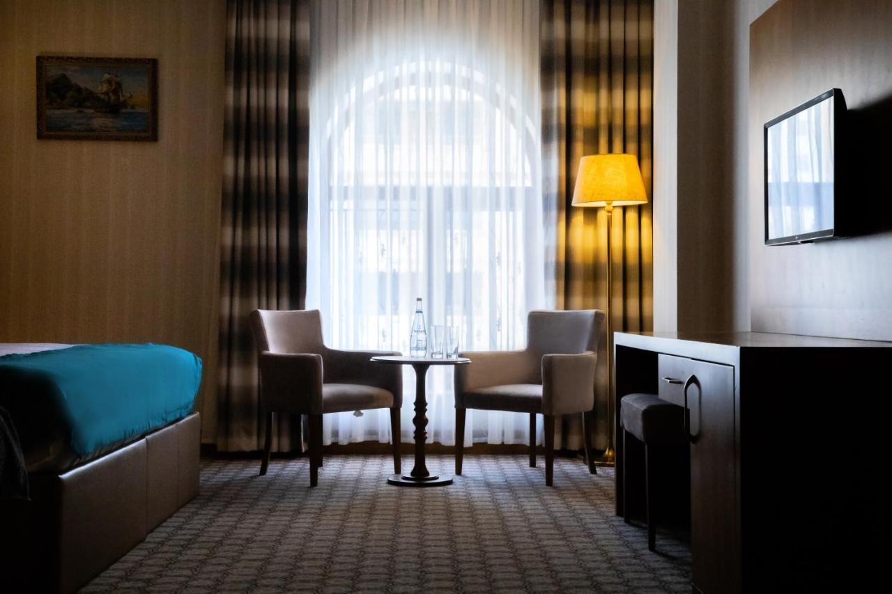 Madison Hotel Baky Esterno foto