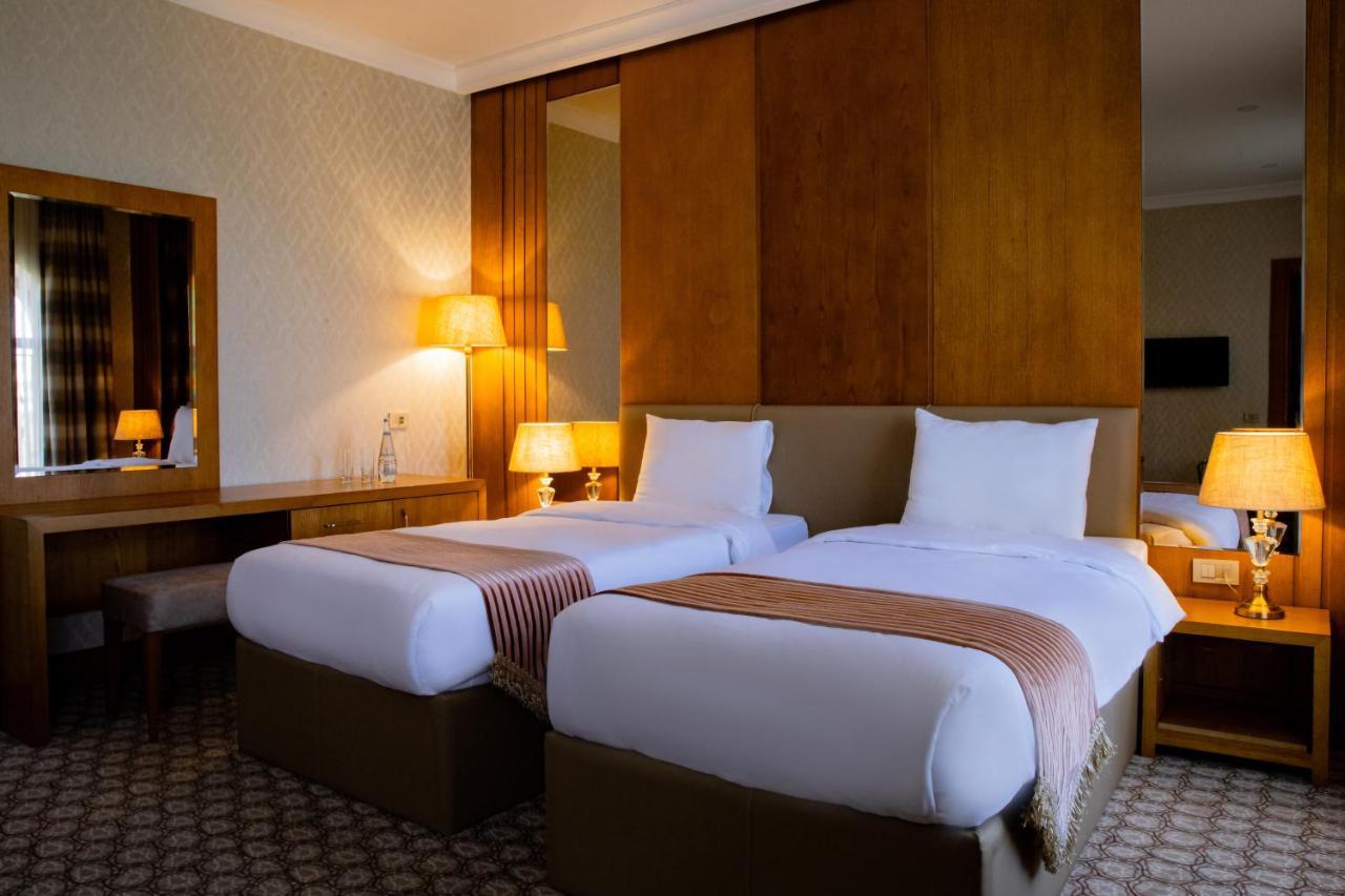Madison Hotel Baky Esterno foto