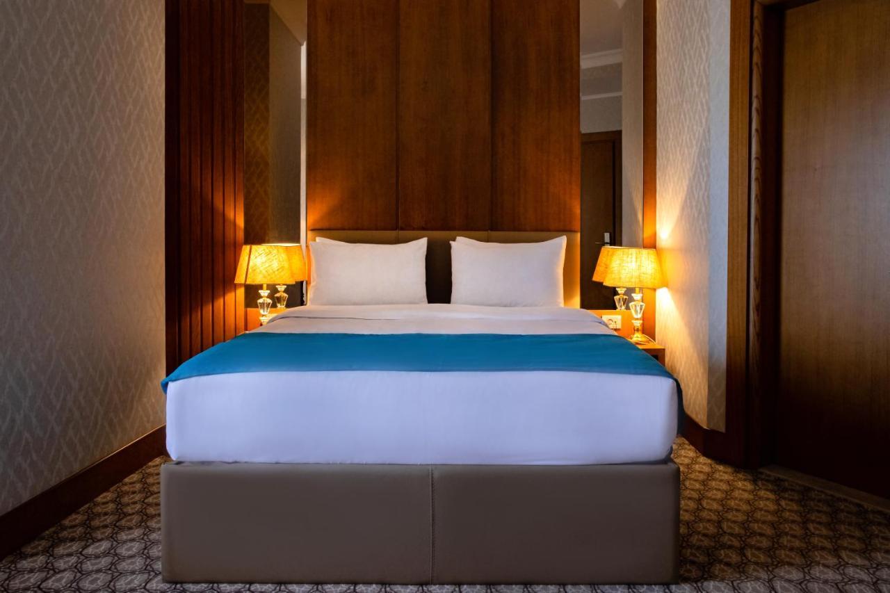 Madison Hotel Baky Esterno foto