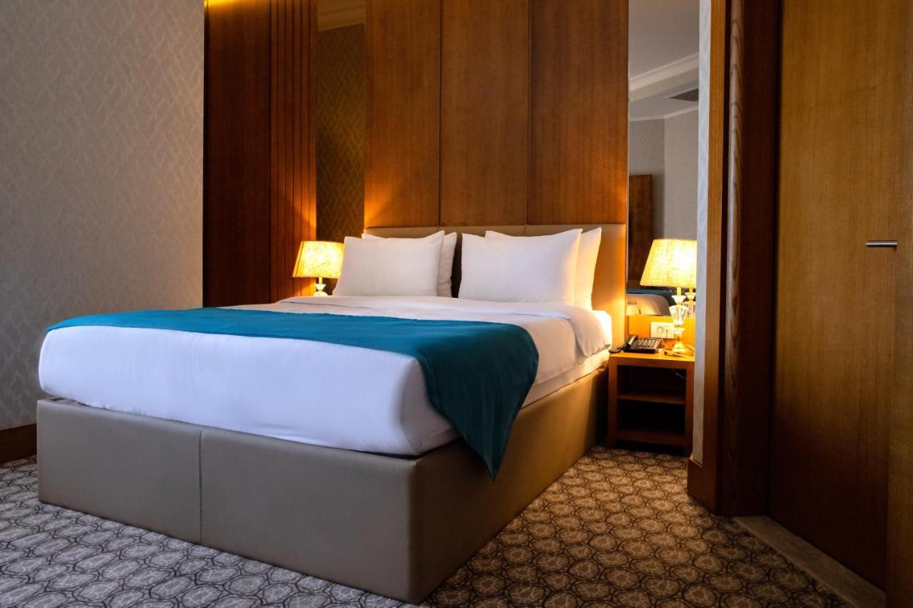Madison Hotel Baky Esterno foto