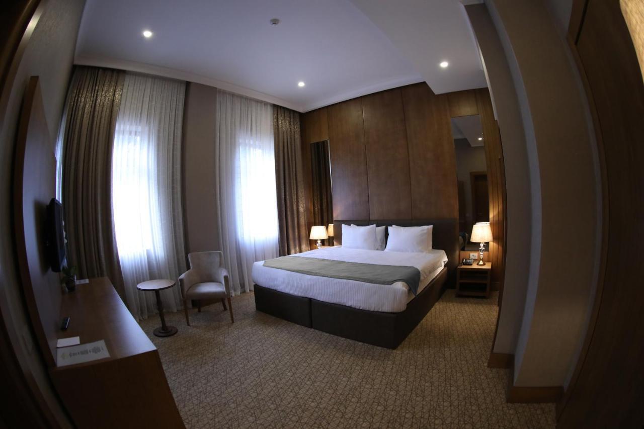 Madison Hotel Baky Esterno foto